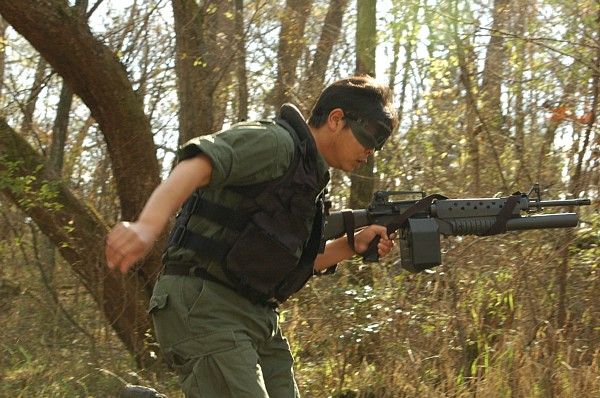 多分ジャングルファティーグ。ODのBDUかな?