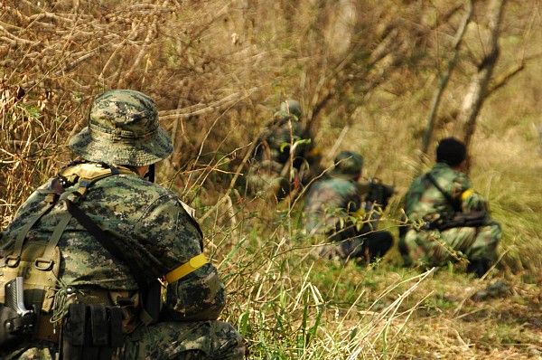 後ろががら空きだと怖いんだよね。